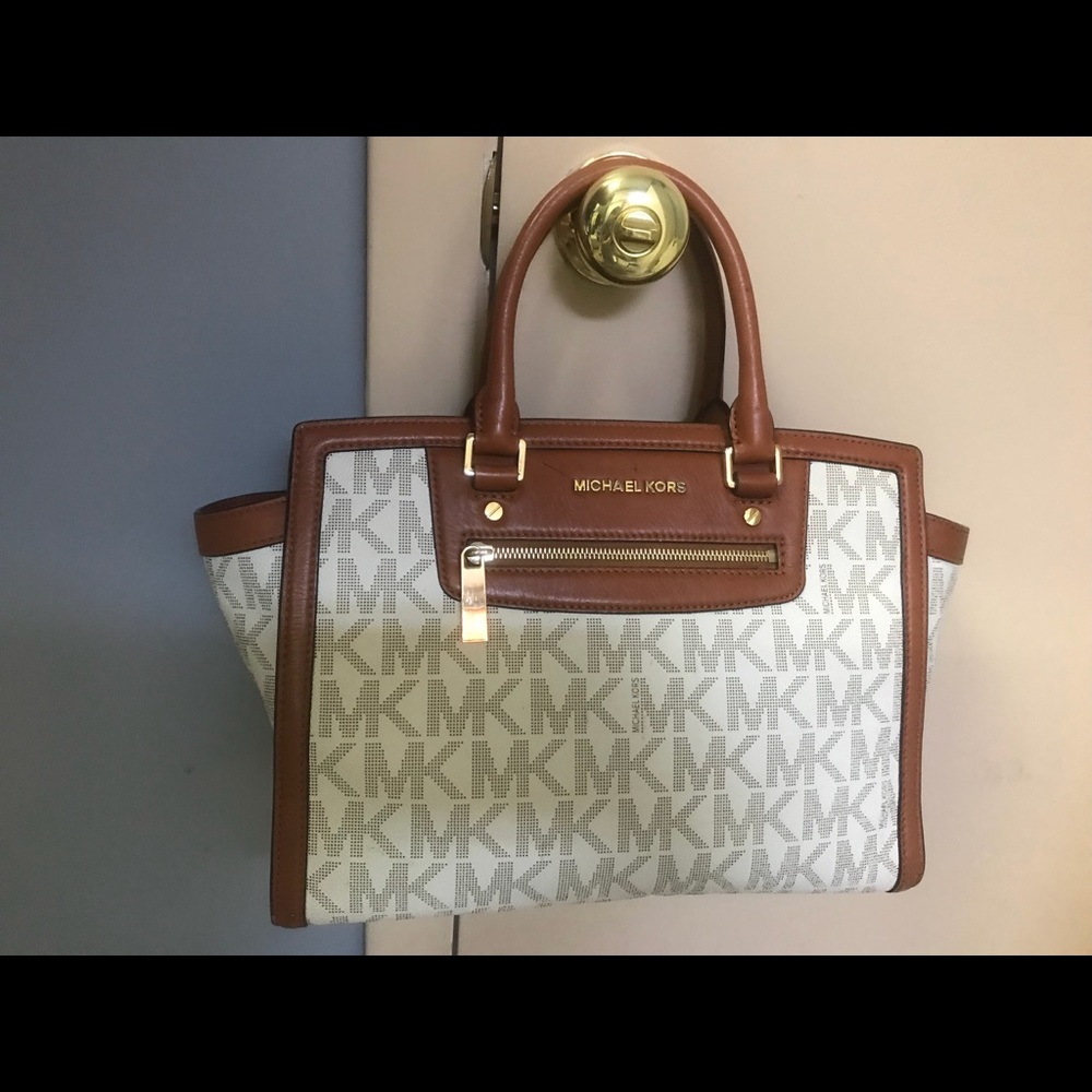 Excellent Condition Michael Kors zip tote satchel